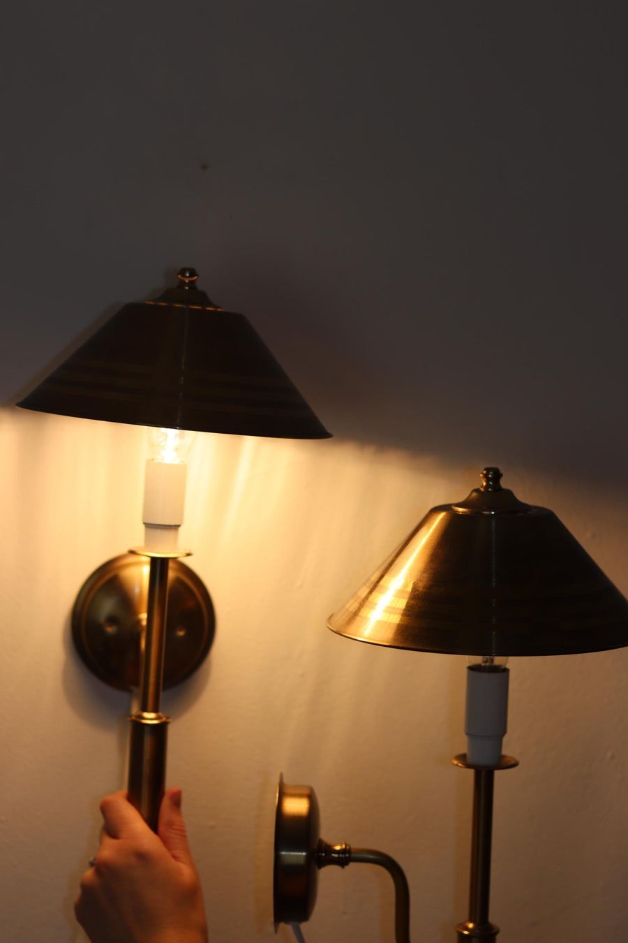 1960's Pair of Vintage Swedish Brass Wall Lamps by Dahlquist and Johansson Noah Ancienne