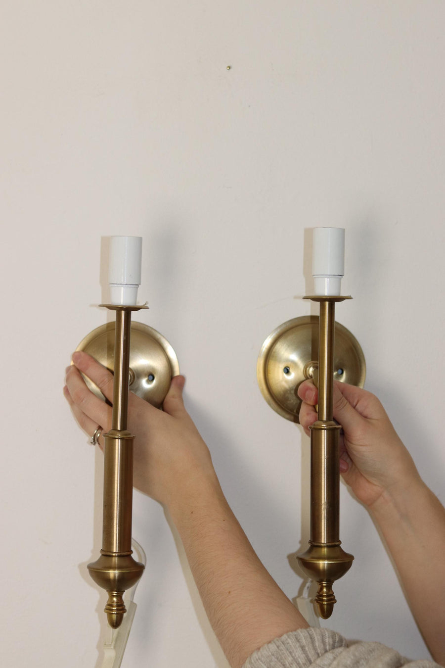 1960's Pair of Vintage Swedish Brass Wall Lamps by Dahlquist and Johansson Noah Ancienne