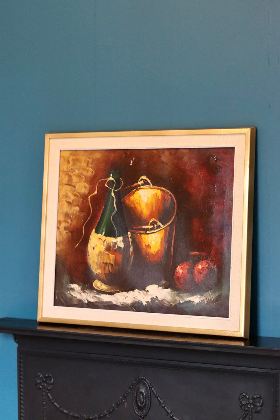 Original Dutch Modernist Oil Painting"Still Life With Champagne Bottle" by Pieter Dik (HOLLAND, 1943-1984). - Vintage & Framed Noah Ancienne