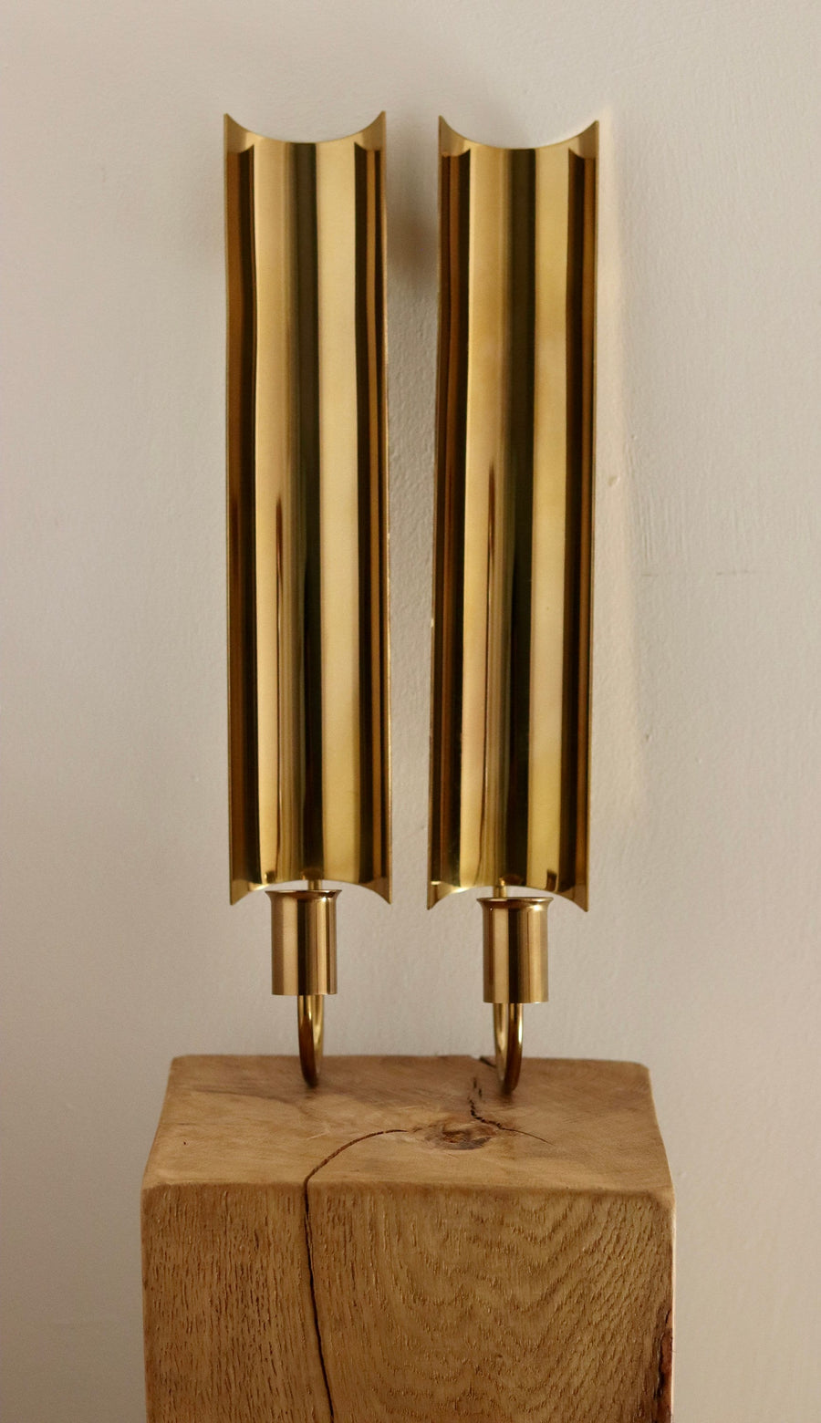 Pair of Swedish Brass sconces by Pierre Forsell for Skultuna " Reflex" Noah Ancienne