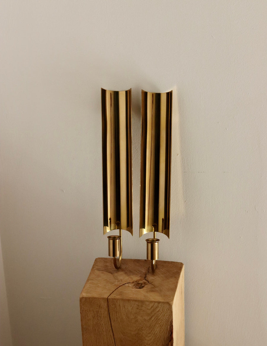 Pair of Swedish Brass sconces by Pierre Forsell for Skultuna " Reflex" Noah Ancienne