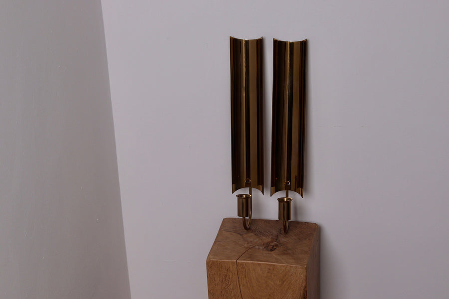 Pair of Swedish Brass sconces by Pierre Forsell for Skultuna " Reflex" Noah Ancienne